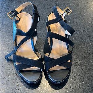 Stylish Black Strap Heeled Sandals by Vionic